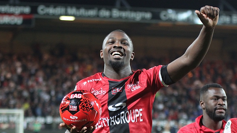 Việt Nam 3-0 Bangladesh: Giải mã kỷ lục 12 trận thắng — 34 bàn ghi, chỉ 6 bàn thua